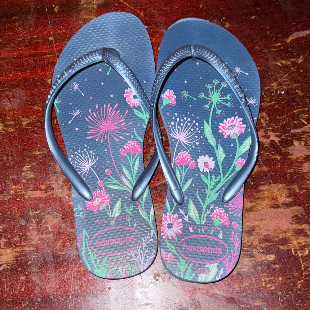 Havaianas Dark Blue Floral Flip Flops